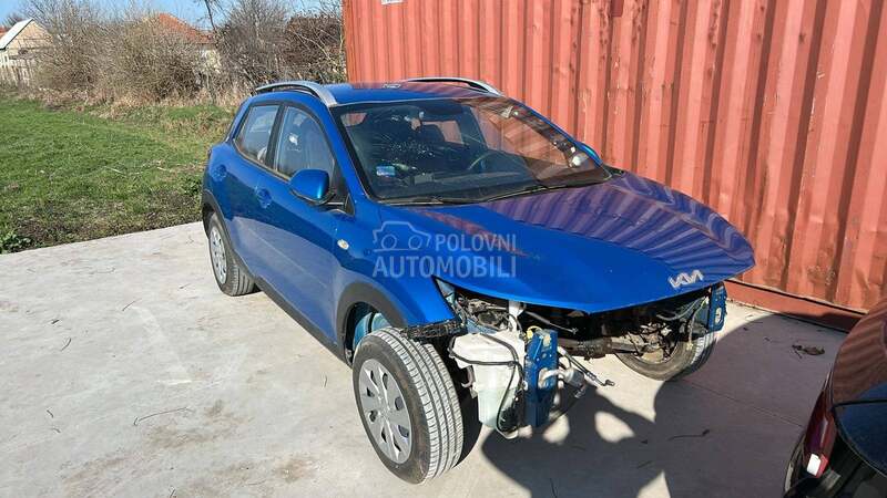 Kia Stonic -  kompletan auto u delovima