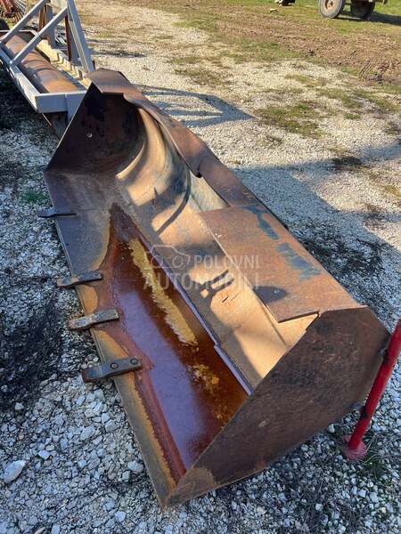 Same 150ks sa utovarnom rokum