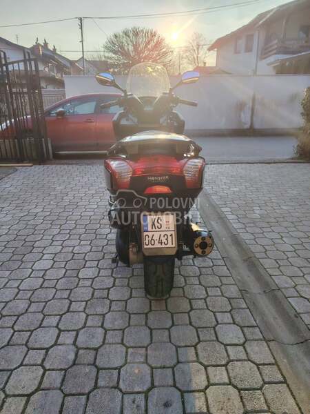 Kymco DownTown