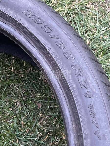 Pirelli 295/35 R21 Letnja