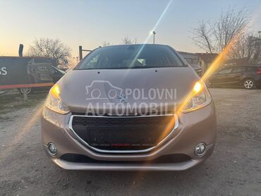 Peugeot 208 1.2 n a v i