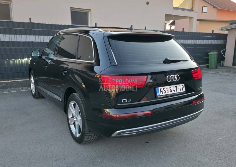 Audi Q7 E-tron  HIBRID