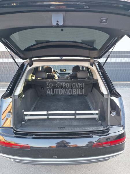 Audi Q7 E-tron  HIBRID