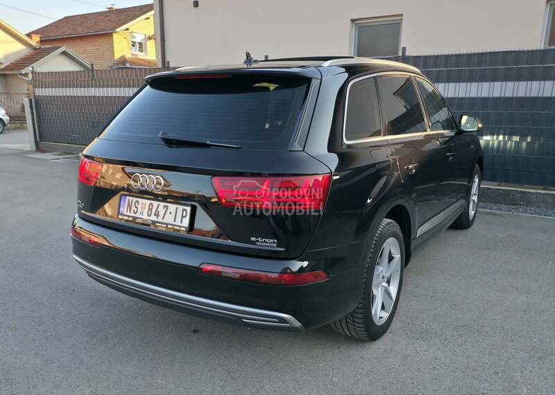 Audi Q7 E-tron  HIBRID