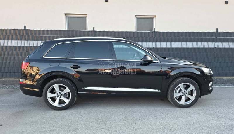 Audi Q7 E-tron  HIBRID