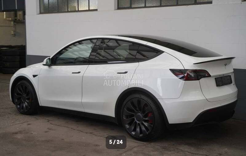 Tesla Model Y Performance/AWD/21