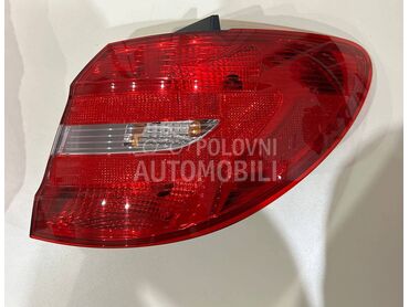 DESNA STOP LAMPA za Mercedes Benz B 180, B 200, B 220 ... od 2011. do 2014. god.