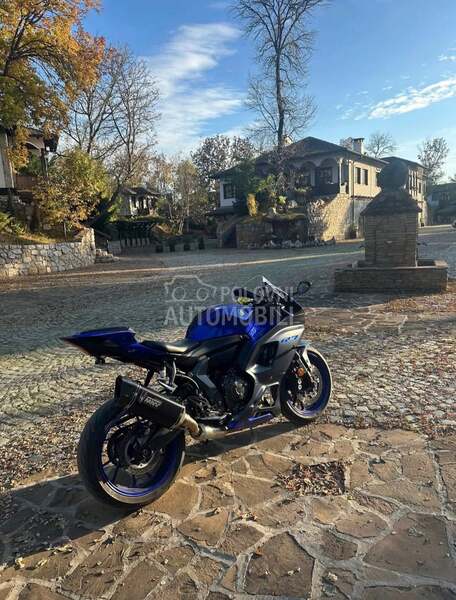 Yamaha Yamaha R7 A2