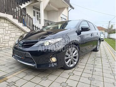 Toyota Auris HYBRID T O P