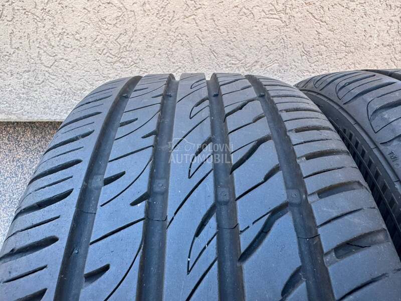 Esa Tecar 215/45 R17 Letnja