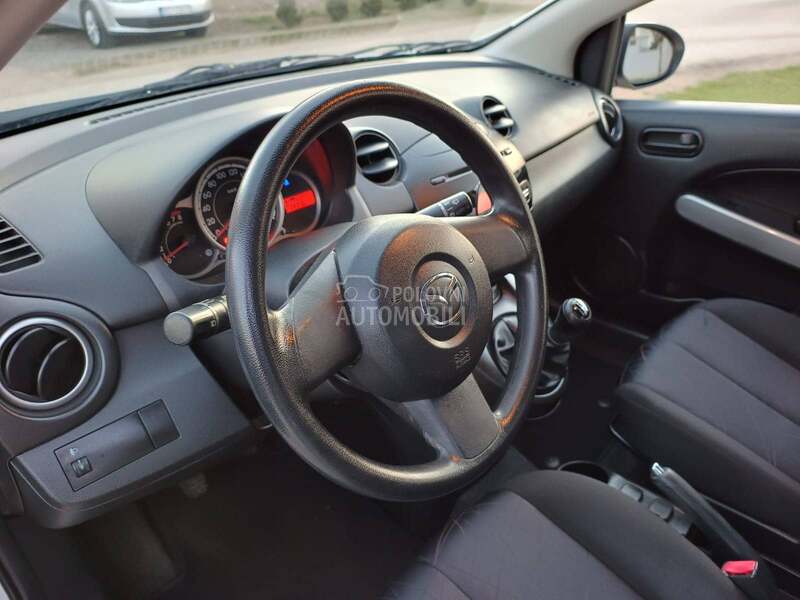 Mazda 2 