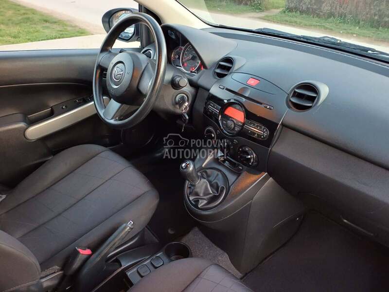 Mazda 2 