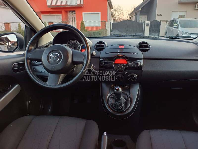 Mazda 2 