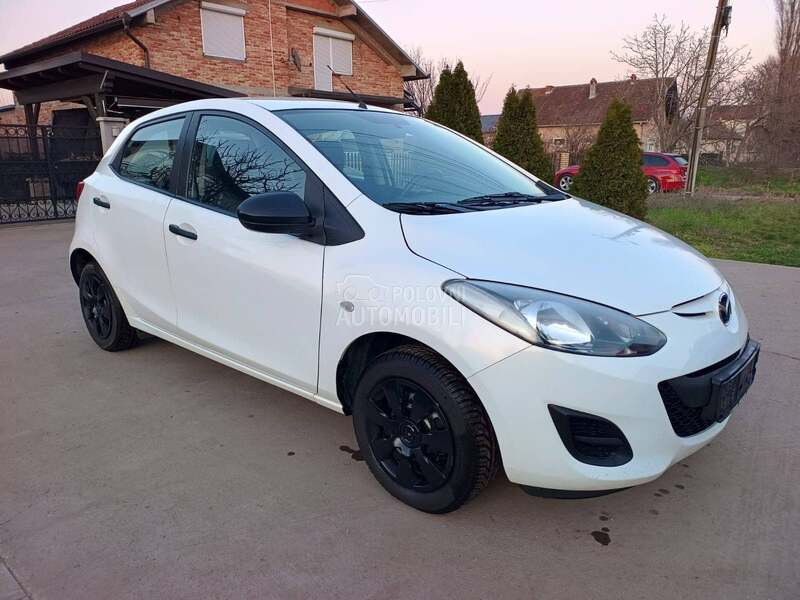 Mazda 2 