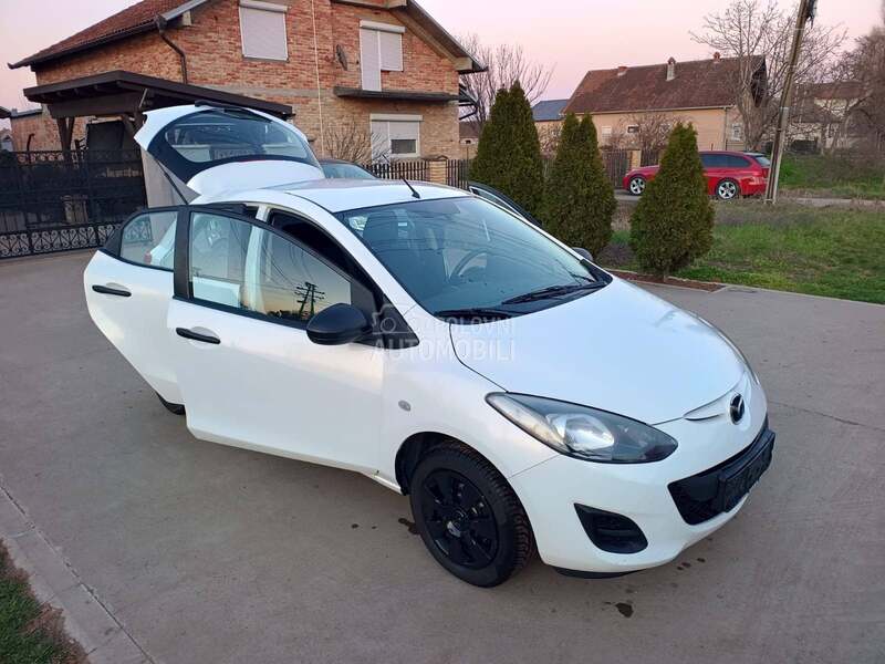 Mazda 2 