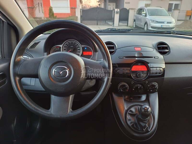 Mazda 2 