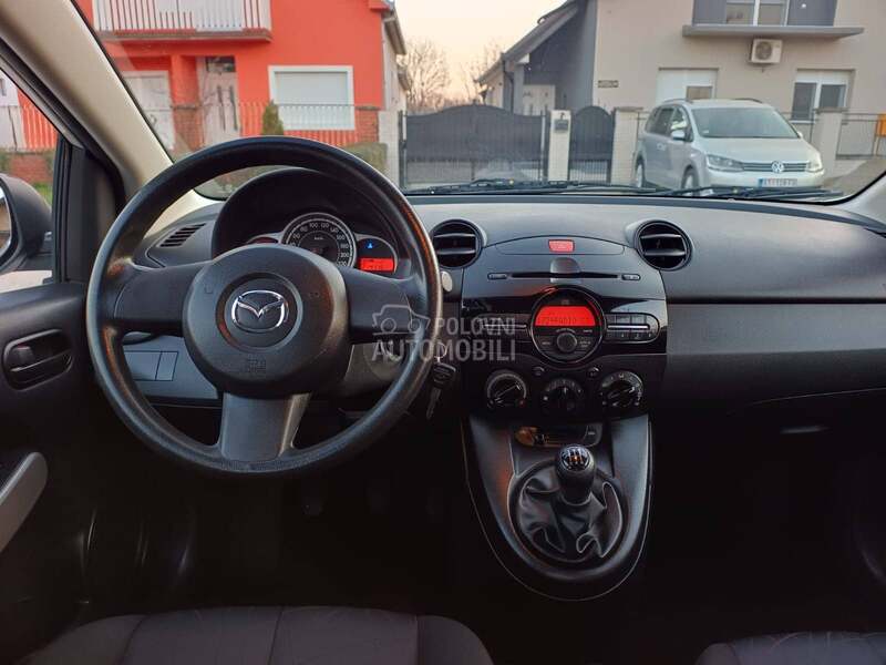Mazda 2 