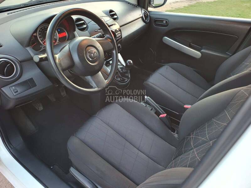Mazda 2 