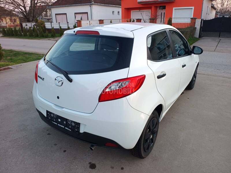 Mazda 2 