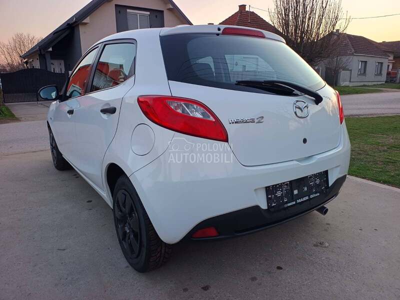 Mazda 2 