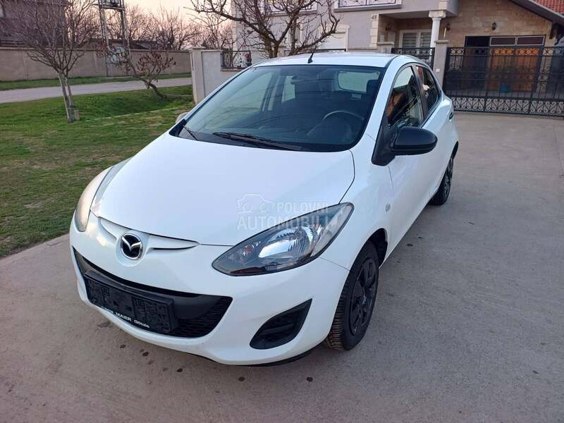 Mazda 2 
