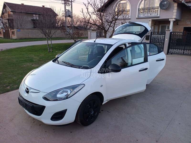Mazda 2 