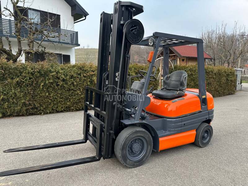 Toyota 6FG 25 Triplex