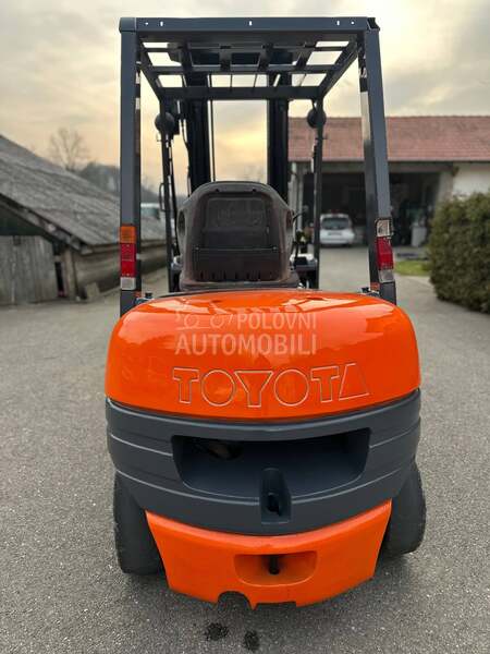 Toyota 6FG 25 Triplex