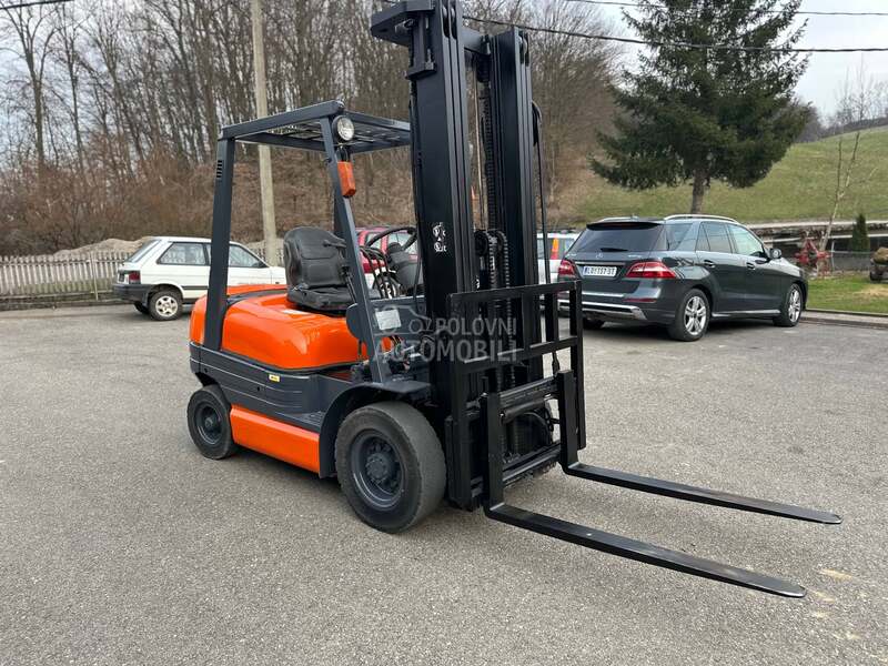 Toyota 6FG 25 Triplex