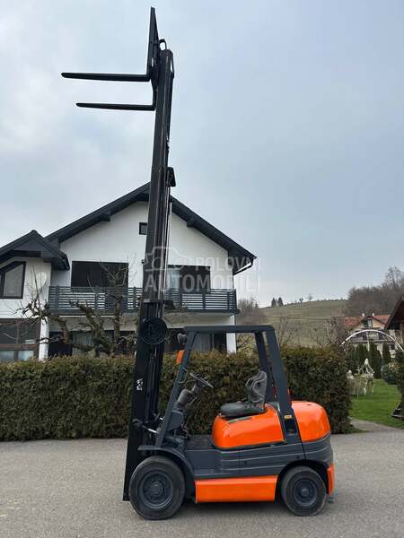 Toyota 6FG 25 Triplex