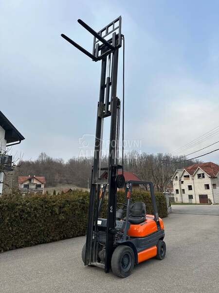 Toyota 6FG 25 Triplex