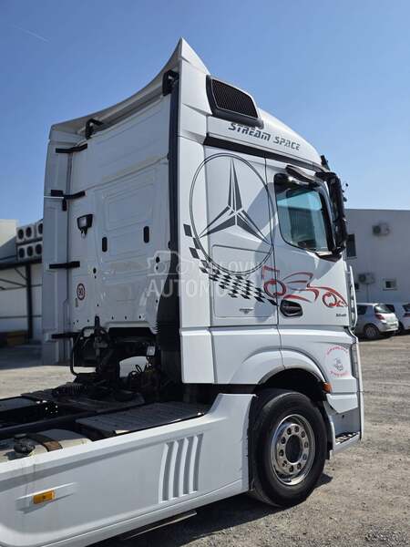 Mercedes Benz Actros 1845