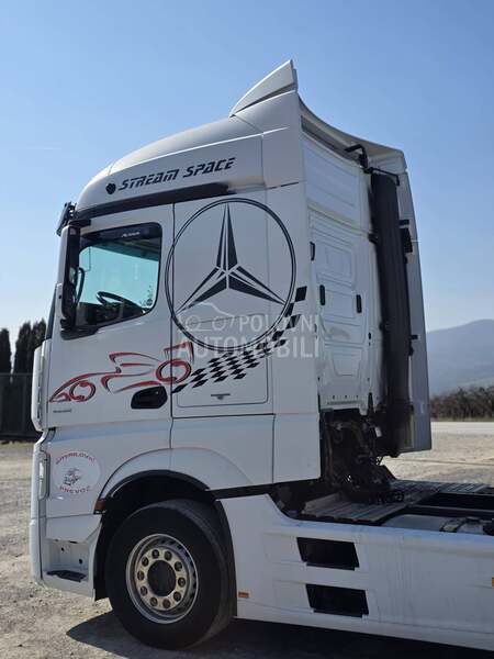 Mercedes Benz Actros 1845