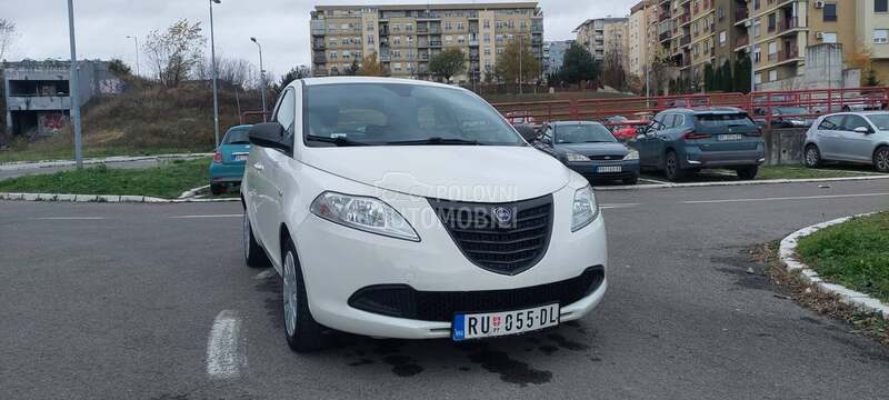 Lancia Ypsilon 