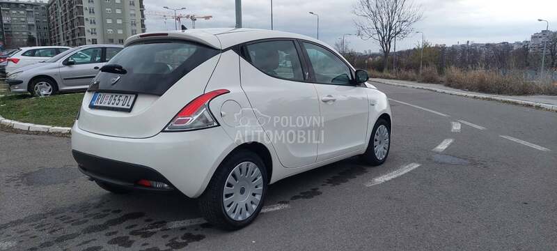 Lancia Ypsilon 