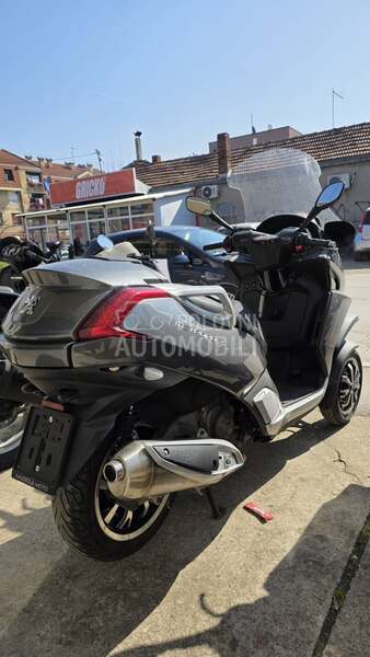 Peugeot Metropolis 400i