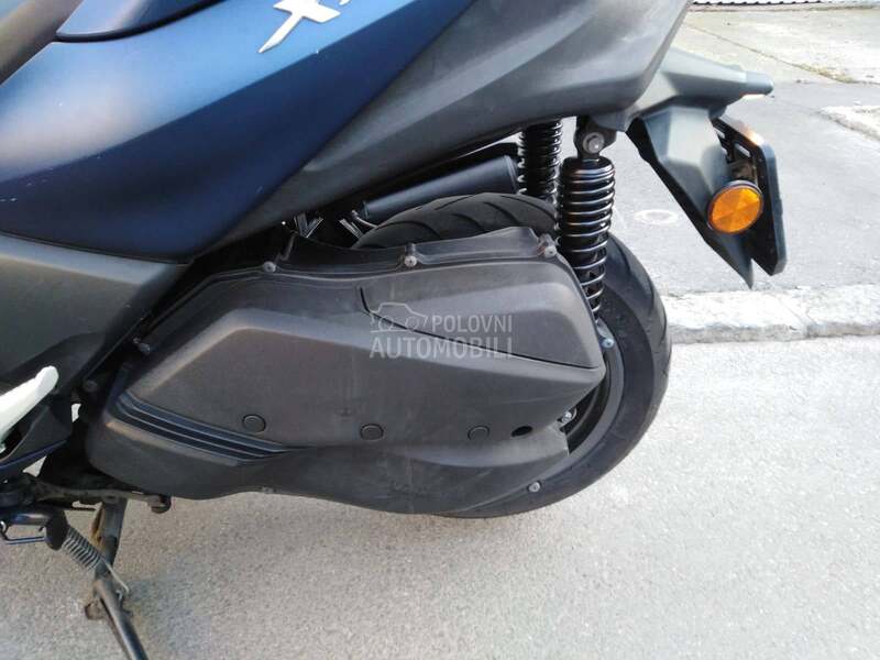 Yamaha X Max 300 tech
