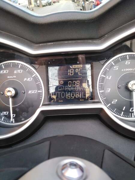 Yamaha X Max 300 tech