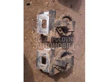 drzac zadnjeg lonca laguna 2 za Renault Laguna od 2001. do 2007. god.