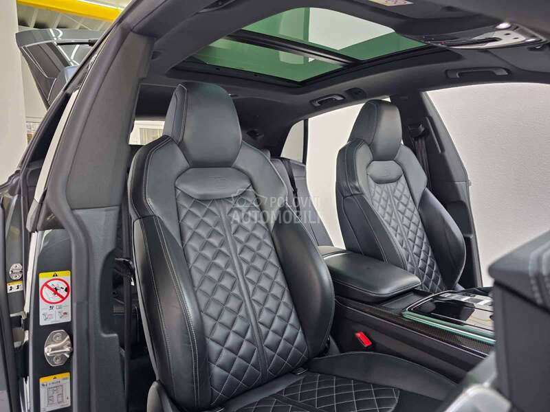 Audi Q8 S-line Compet. Plus
