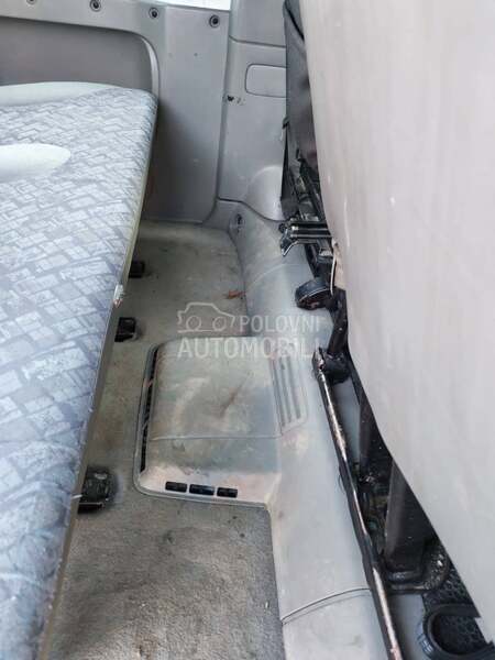 Opel Vivaro putnicki