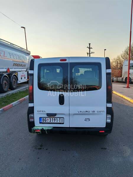 Opel Vivaro putnicki