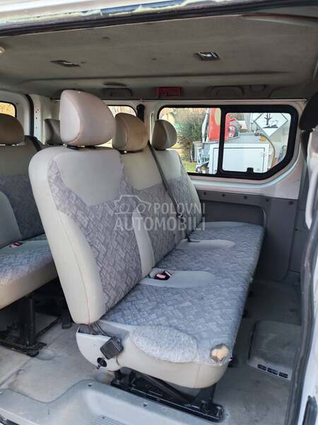 Opel Vivaro putnicki