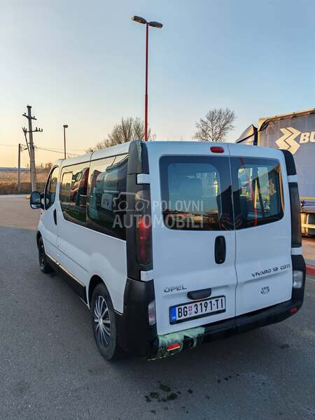 Opel Vivaro putnicki