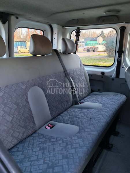 Opel Vivaro putnicki
