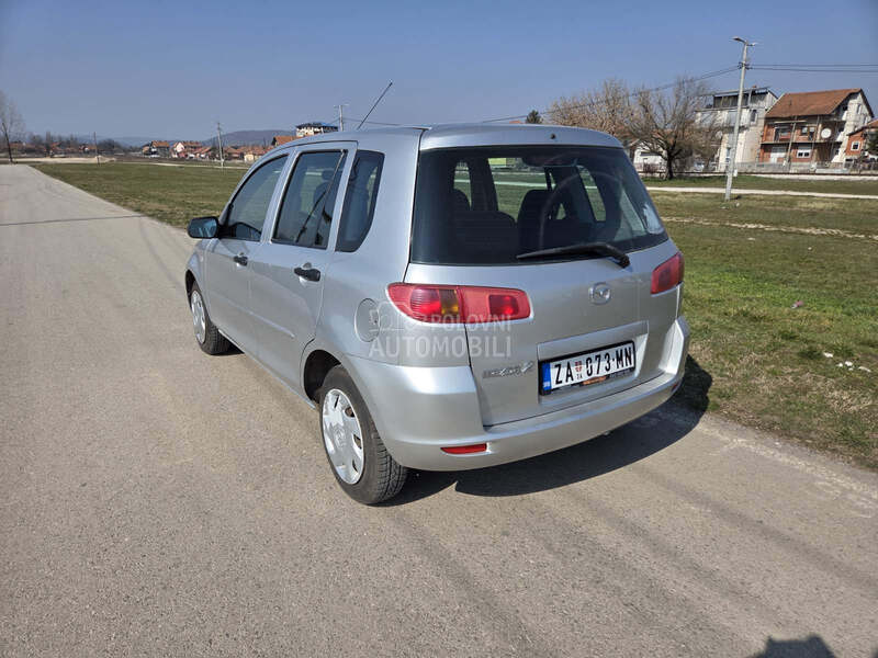 Mazda 2 