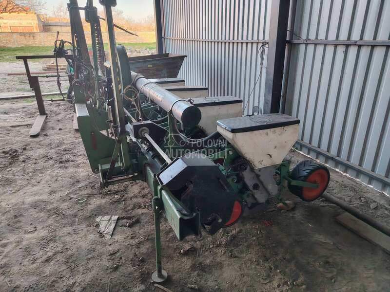 Kuhn maja 4R diskosna