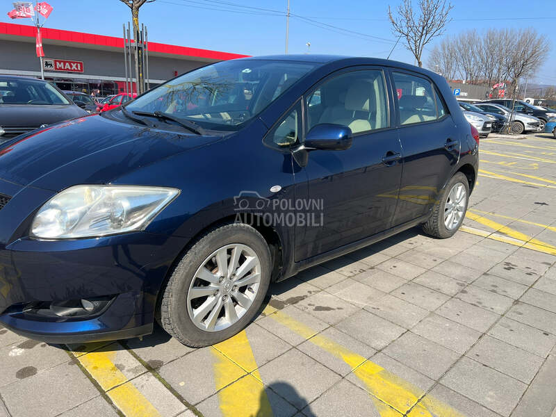Toyota Auris 