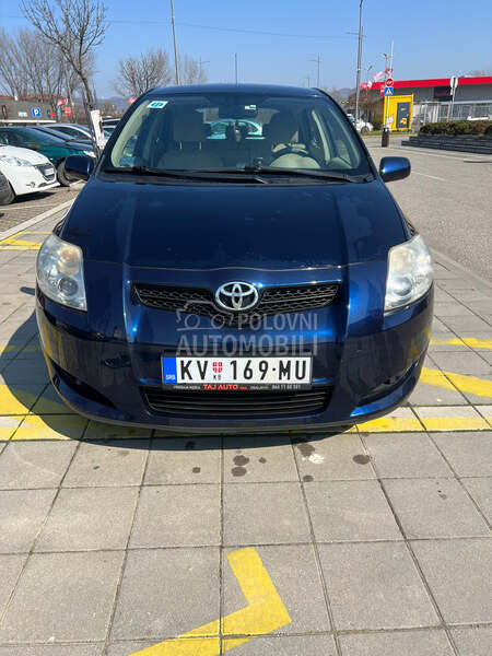 Toyota Auris 