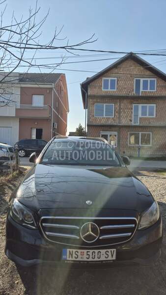 Mercedes Benz E 220 